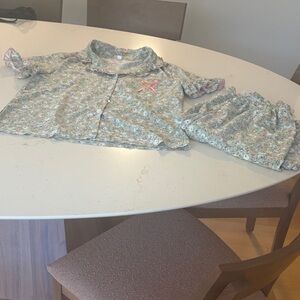 Floral Button-Up Pajama set with Pink Bow size small EUC